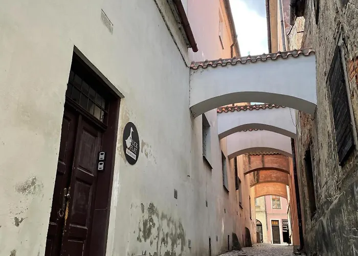 Ospala Dira - Sleepy Hollow Apartment